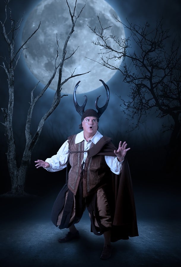 Image of Falstaff with full moon behind him