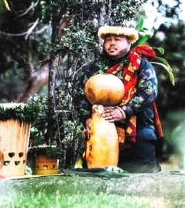 Hawaiian man in traditional clothing