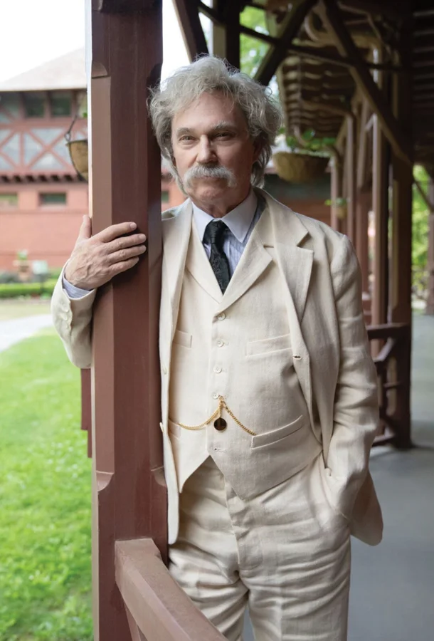 Photo of Richard Thomas as Mark Twain.