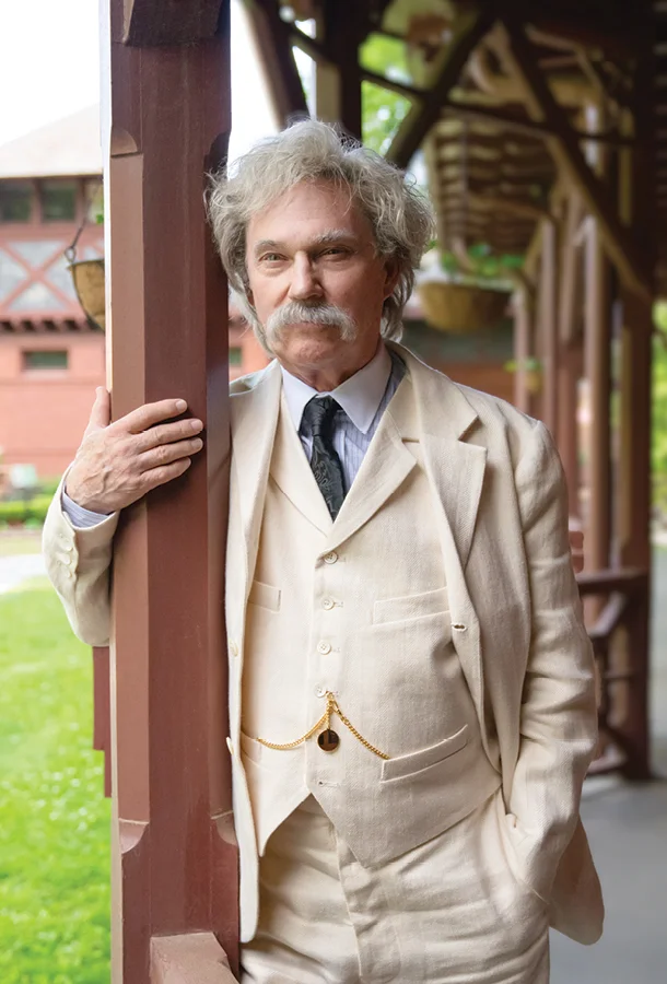 Photo of Richard Thomas as Mark Twain.