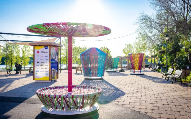 Los Trompos by Esrawe + Cadena © Creos (4) Los Trompos by Esrawe + Cadena displayed at a playground.