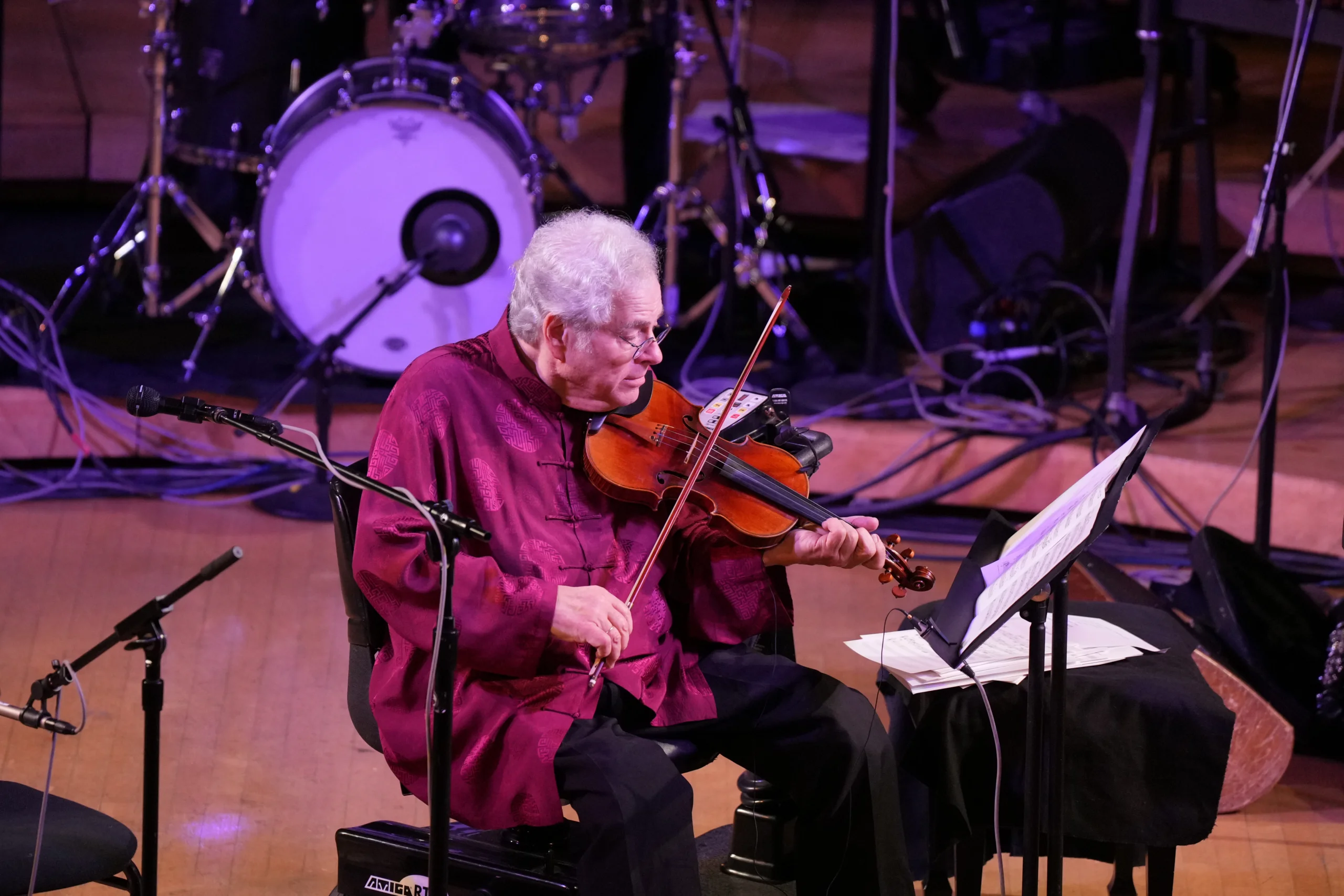 Itzhak Perlman performing In the Fiddler's House