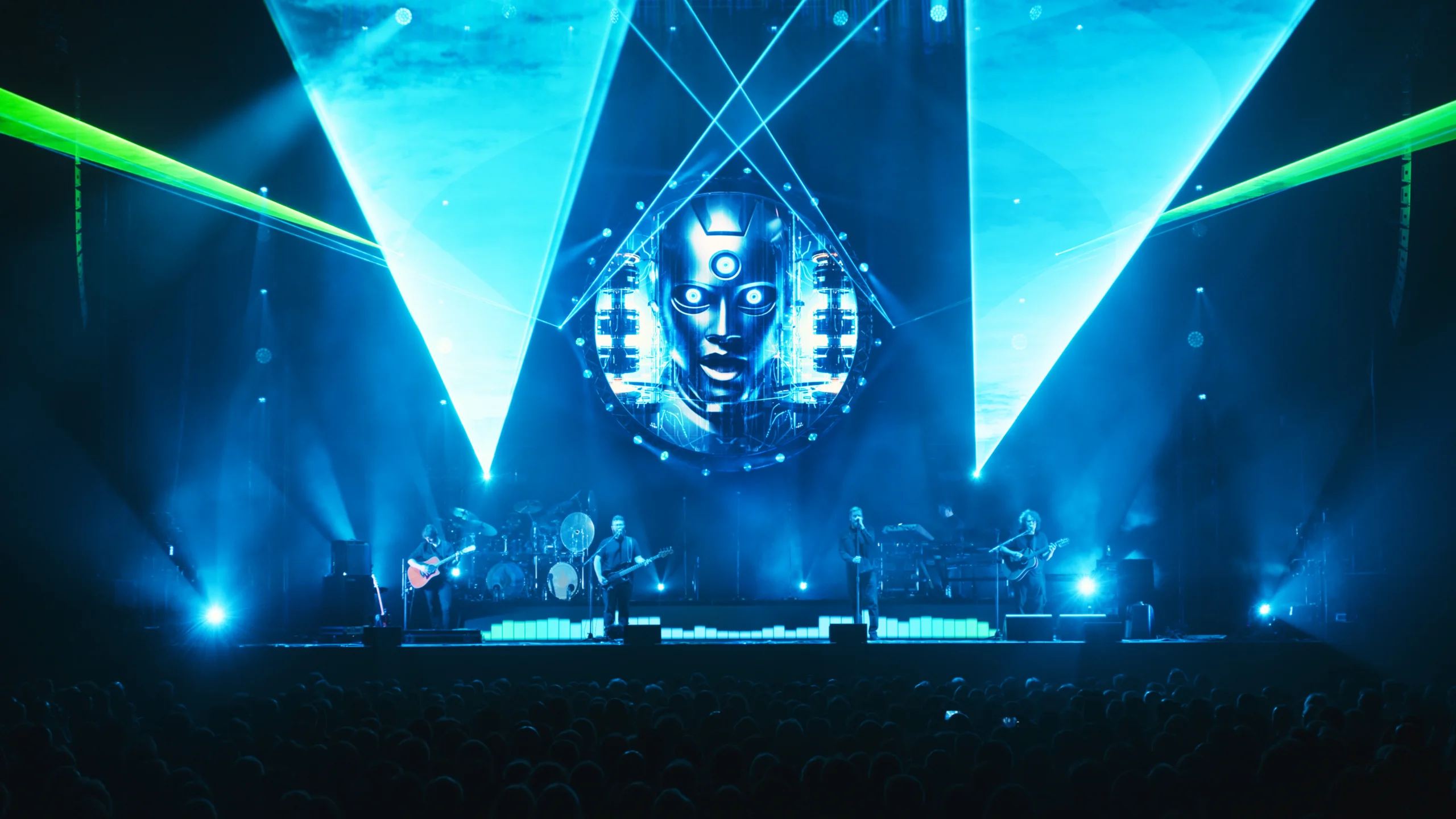 THE AUSTRALIAN PINK FLOYD SHOW band on stage with light show