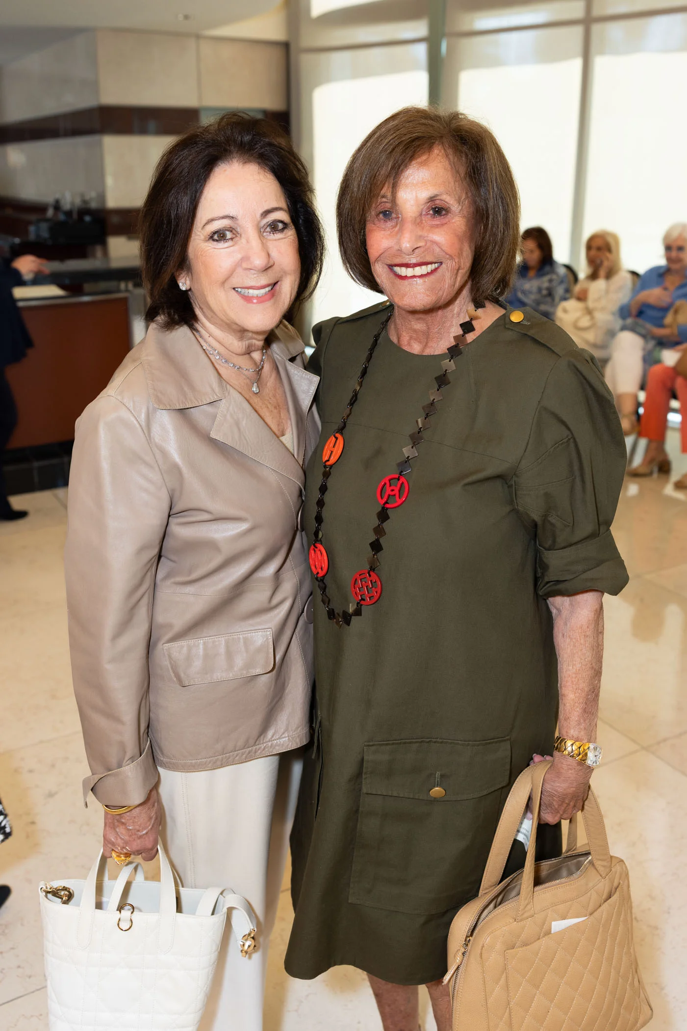 Esther Gordon, Carol Herscot