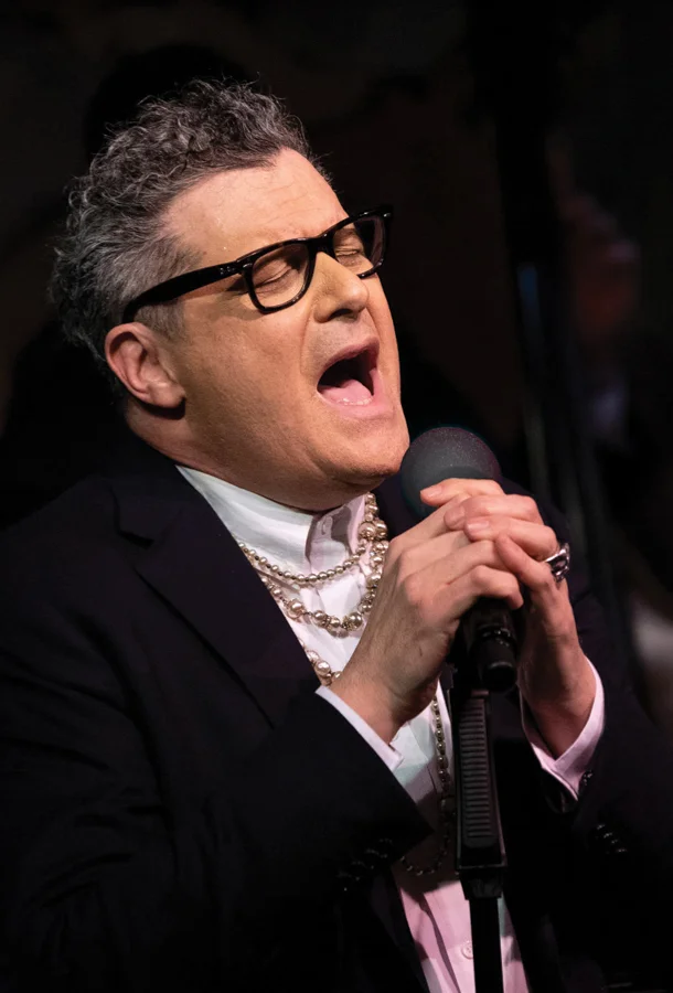 ISAAC MIZRAHI  A HOLIDAY FRUITCAKE
